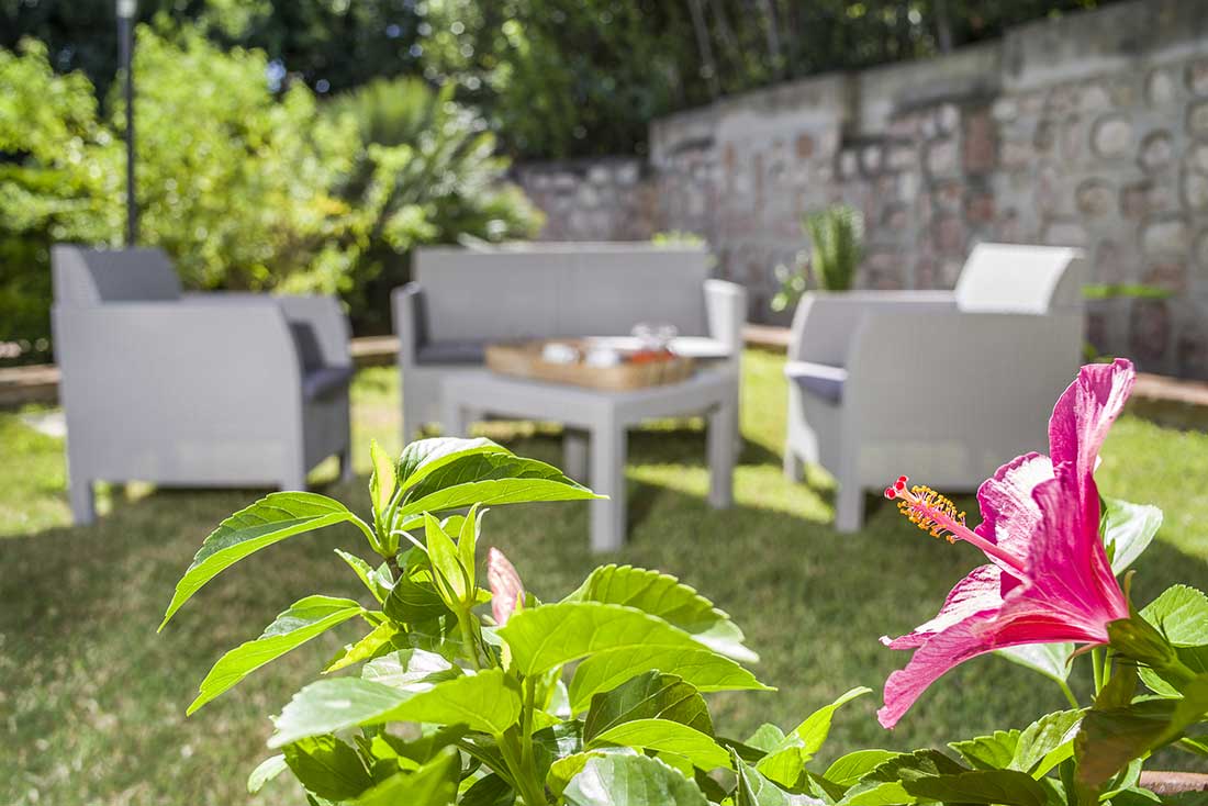 villa-costanza-Mondello-giardino-aperitivi-1
